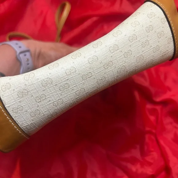 Vintage Gucci Crossbody with Entrupy COA - Picture 7 of 15